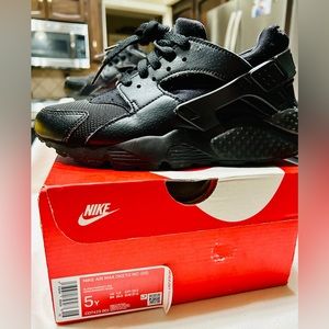 Nike Huarache Run (GS) 5.5Y/women 6 Black